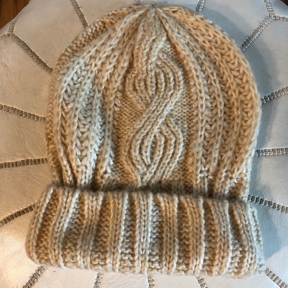 Free People Accessories - FREE PEOPLE Harlow Cable Beanie